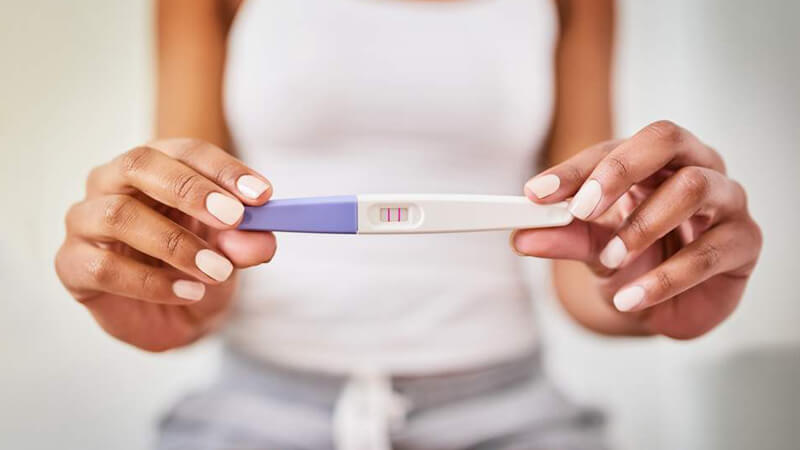 آشنایی با علائم اولیۀ بارداری | کلینیک شبانه روزی فولادشهر